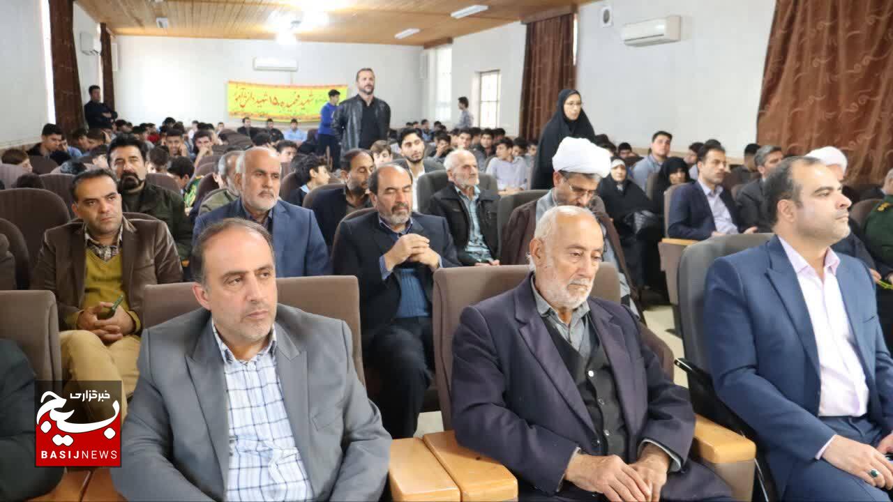 شهدای دانش آموز نماد از خودگذشتگی در دفاع مقدس هستند شهدای دانش آموز نماد از خودگذشتگی در دفاع مقدس هستند