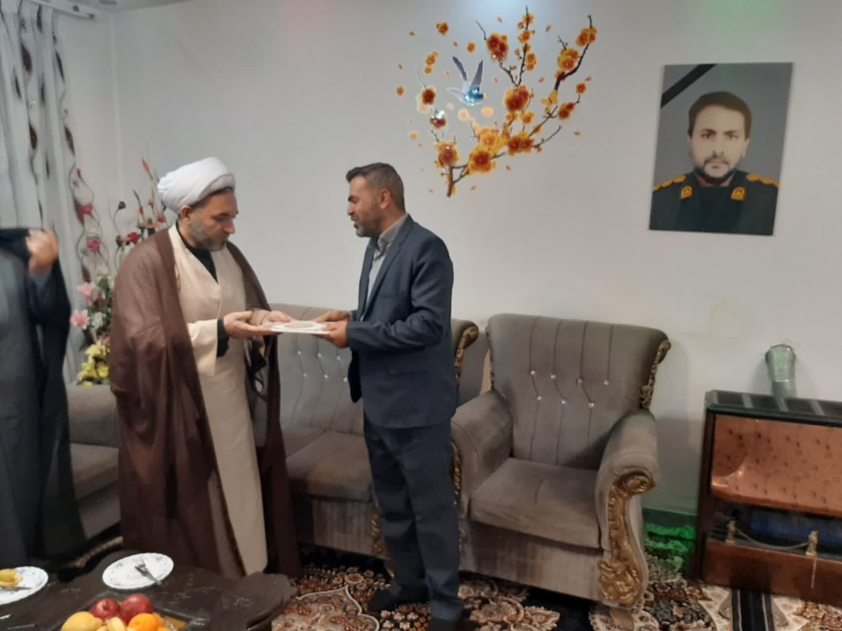 دیدار جانشین نمایندگی ولیفقیه در سازمان بسیج با خانواده پاسداران وابسته و متوفی دیدار جانشین نمایندگی ولیفقیه در سازمان بسیج با خانواده پاسداران وابسته و متوفی