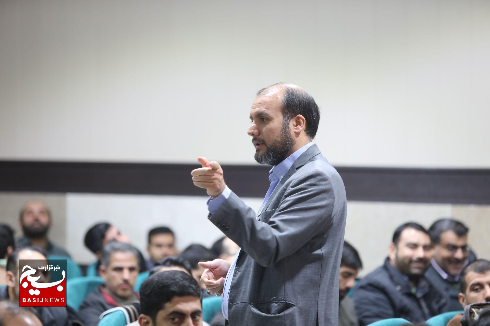 روز پایانی دوره توانمندسازی شبکه روابط عمومی بسیج با حضور سخنگو و معاون روابط عمومی کل سپاه