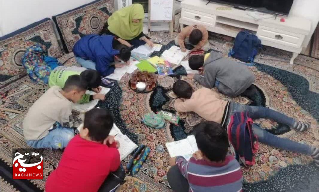 اقدام ارزشمند و جهادی معلم گنابادی در ایام سرد زمستان برای دانش آموزان