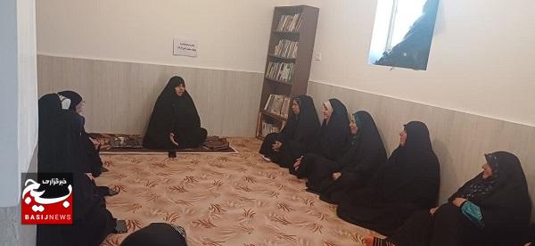 به مناسبت هفته بسیج کارگاه افزایش جمعیت با تأکید بر اهمیت فرزندآوری در جم برگزار شد.
