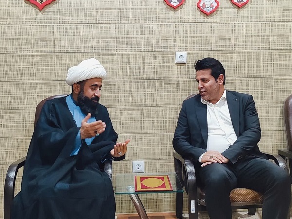تجلیل از خیر حامی جبهه مقاومت در شهرستان جم تجلیل از خیر حامی جبهه مقاومت در شهرستان جم