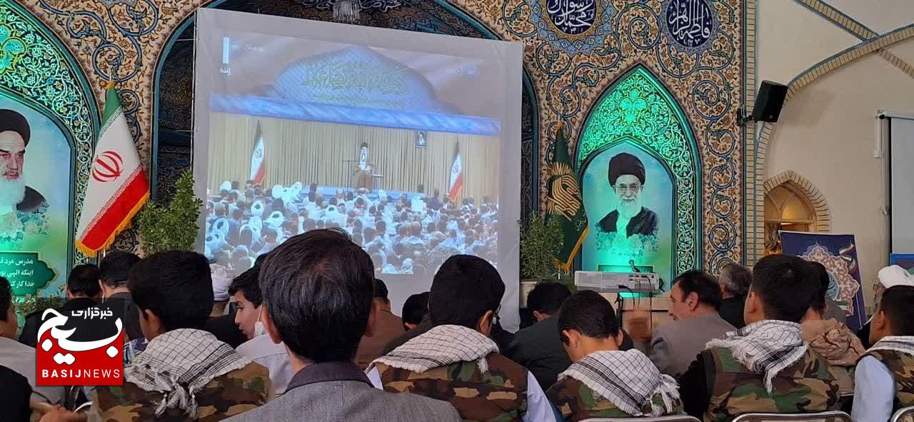 حضور پرنشاط دانش آموزان شهرستان کاشمر در همایش «میثاق با ولایت» حضور پرنشاط دانش آموزان شهرستان کاشمر در همایش «میثاق با ولایت»