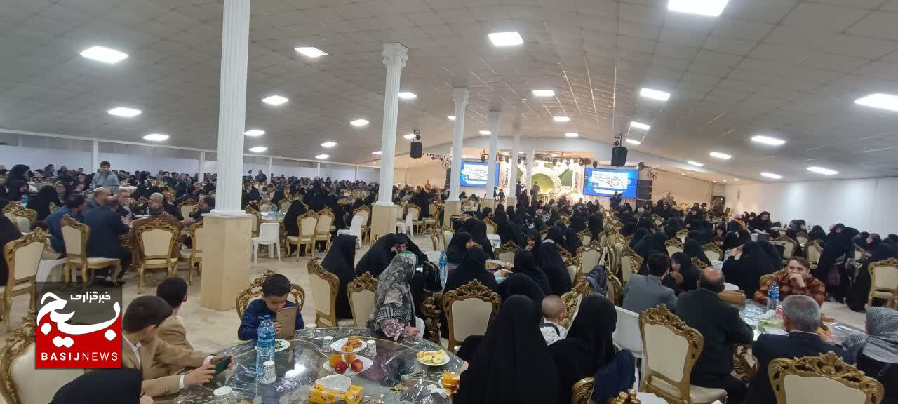 تفکر بسیجی برگرفته از مکتب عاشورا است تفکر بسیجی برگرفته از مکتب عاشورا است