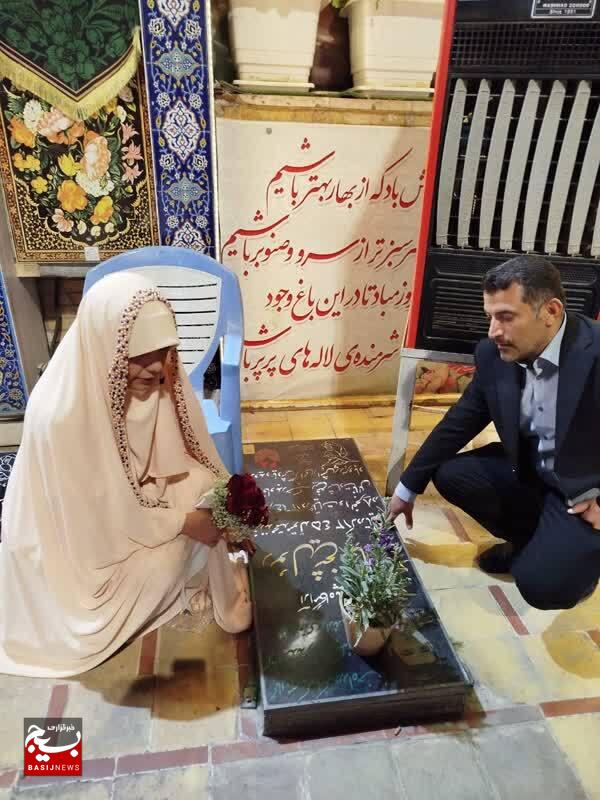 آغاز زندگی مشترک زوج جوان کهگیلویه و بویراحمدی در کنار قبر شهید سلیمانی + (تصاویر)