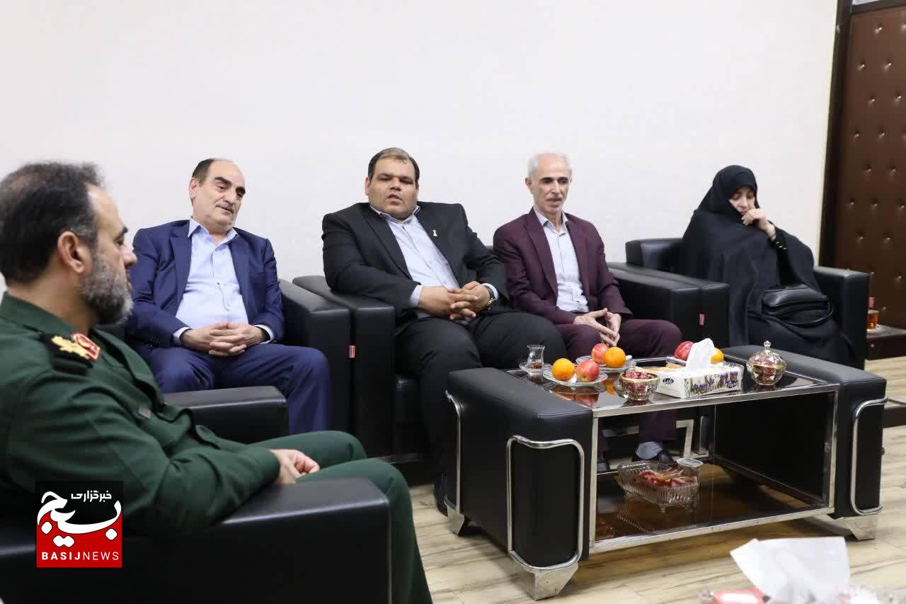 دشمن در جنگ شناختی به دنبال از بین بردن وحدت و انسجام اجتماعی است