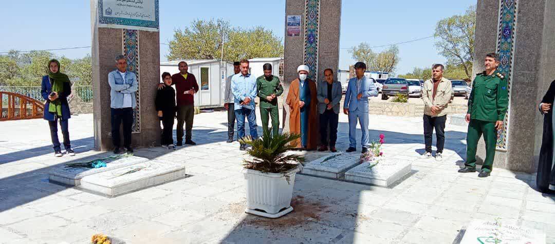 تجدید میثاق هنرمندان بسیجی استان در نخستین روز هفته هنر انقلاب اسلامی