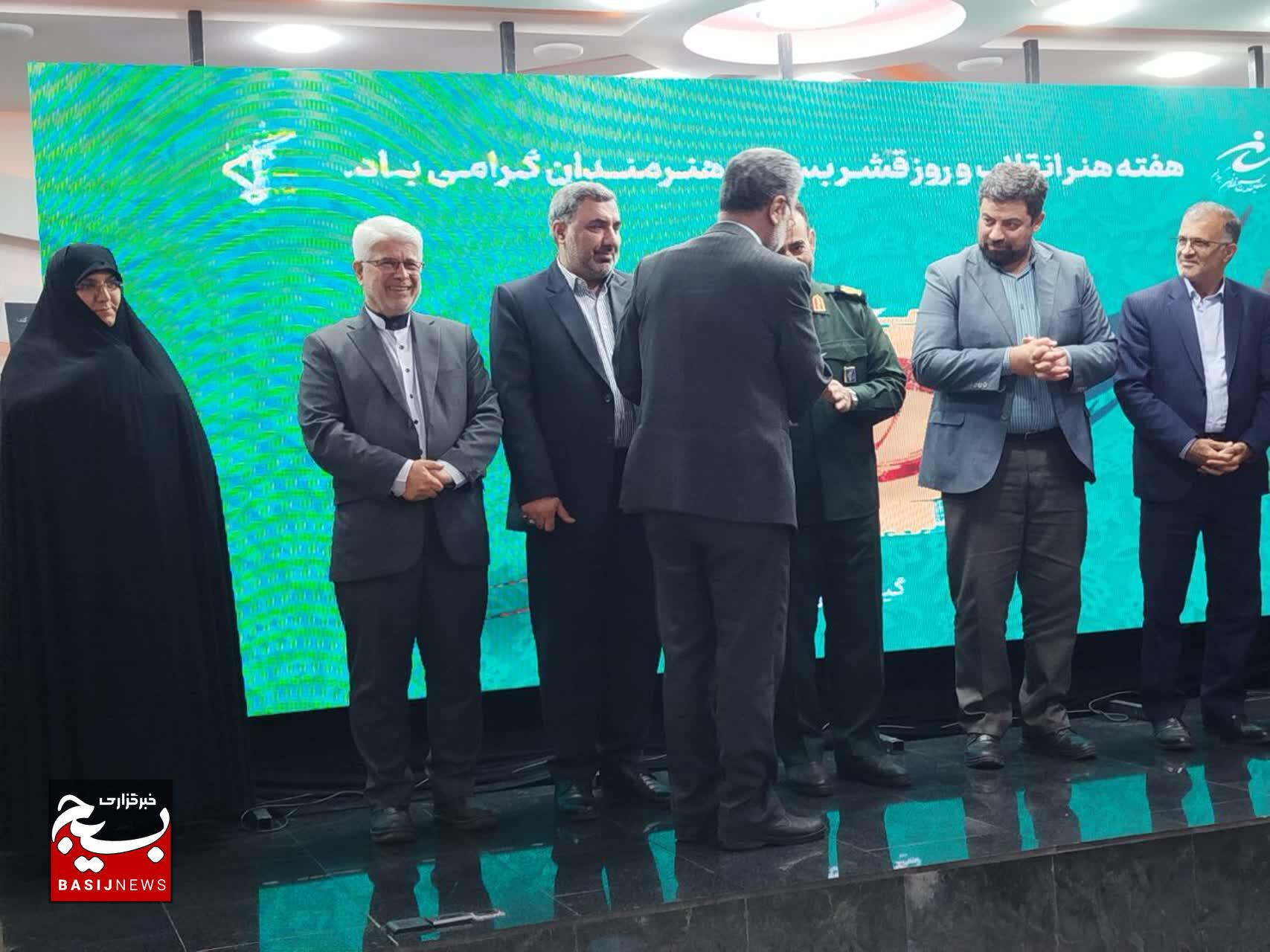 هنر در جنگ نرم وشناختی نقشی حیاتی دارد و به انسجام و برنامهریزی نیازمند است هنر در جنگ نرم وشناختی نقشی حیاتی دارد و به انسجام و برنامهریزی نیازمند است