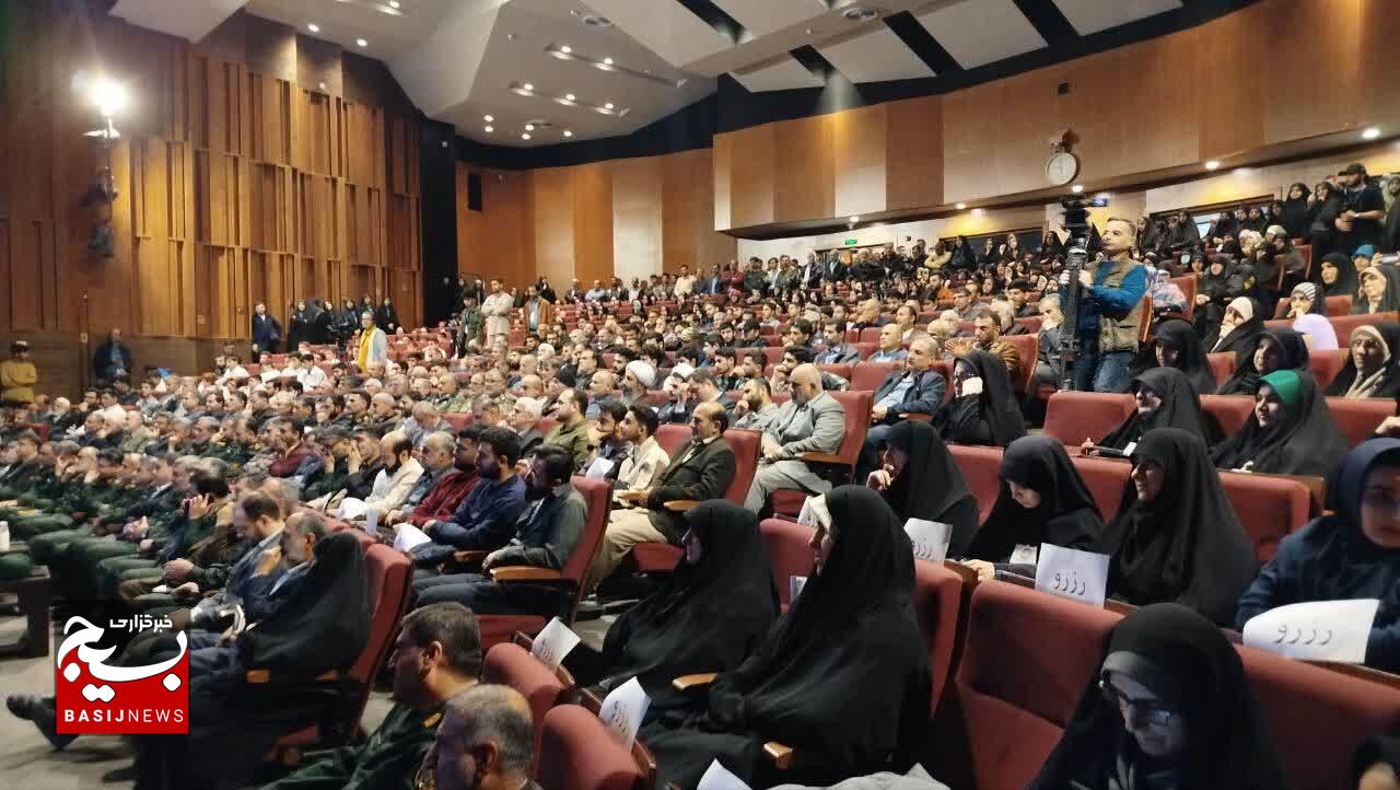 راهیان نور، پلی میان نسلها برای انتقال فرهنگ ایثار و مقابله با تهاجم فرهنگی است راهیان نور، پلی میان نسلها برای انتقال فرهنگ ایثار و مقابله با تهاجم فرهنگی است