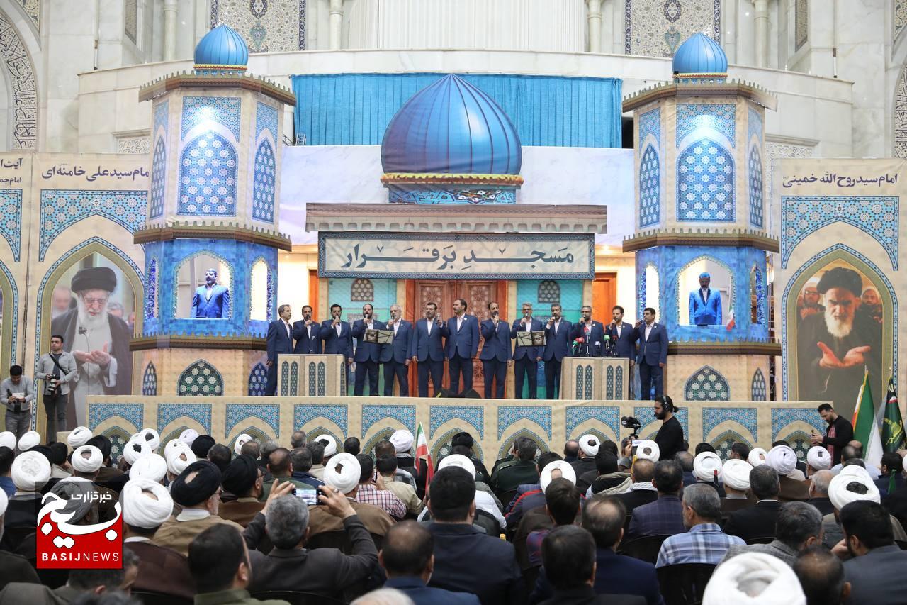 حضور عموم مردم و مسئولان لشکری و کشوری در نخستین همایش سراسری «مسجد برقرار»