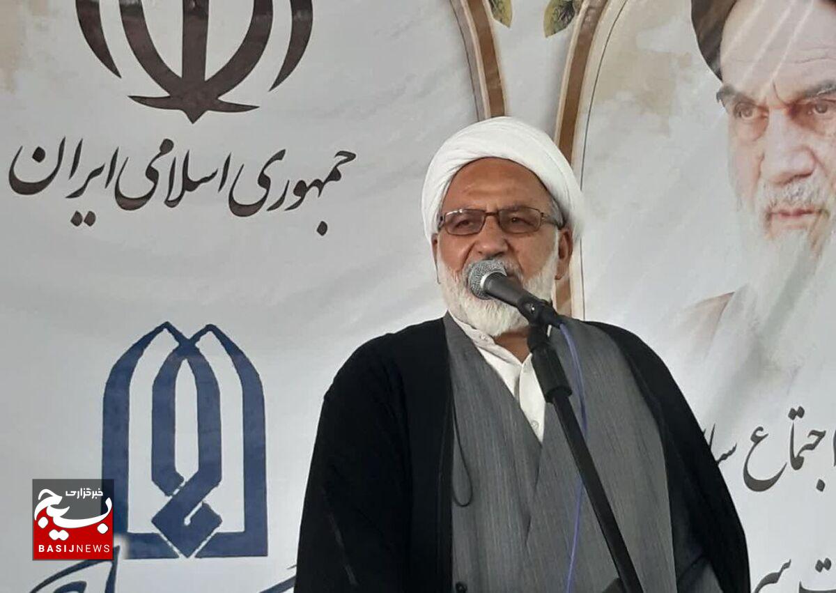 ارتش و سپاه سد محکم مقابل دشمنان هستند