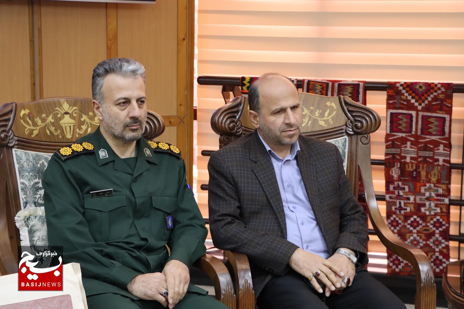 سپاه و بسیج پشتوانه دولت در بحران‌ها هستند