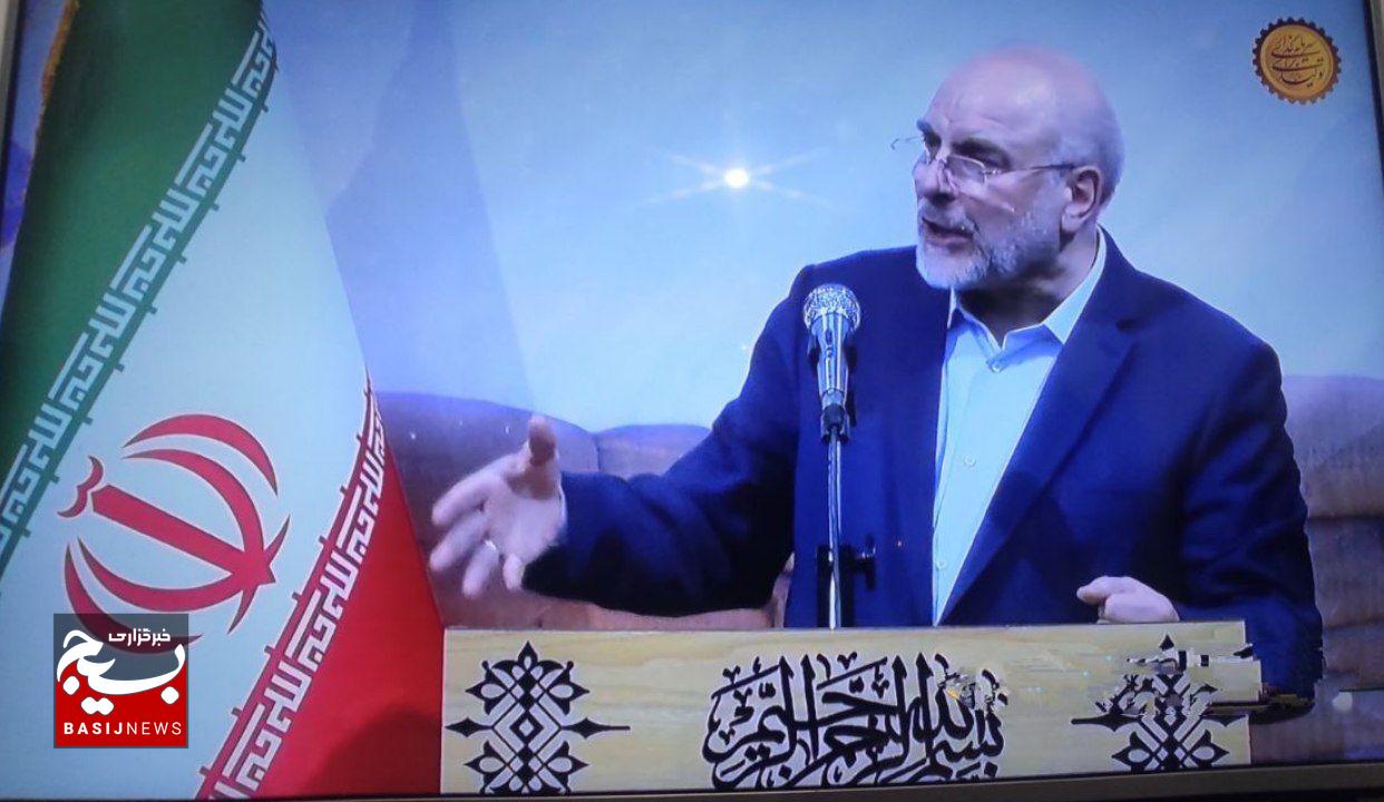 با کارآمدی دین و مشارکت مردم، مشکلات را حل می‌کنیم