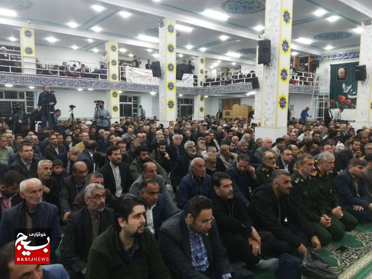 با کارآمدی دین و مشارکت مردم، مشکلات را حل می‌کنیم