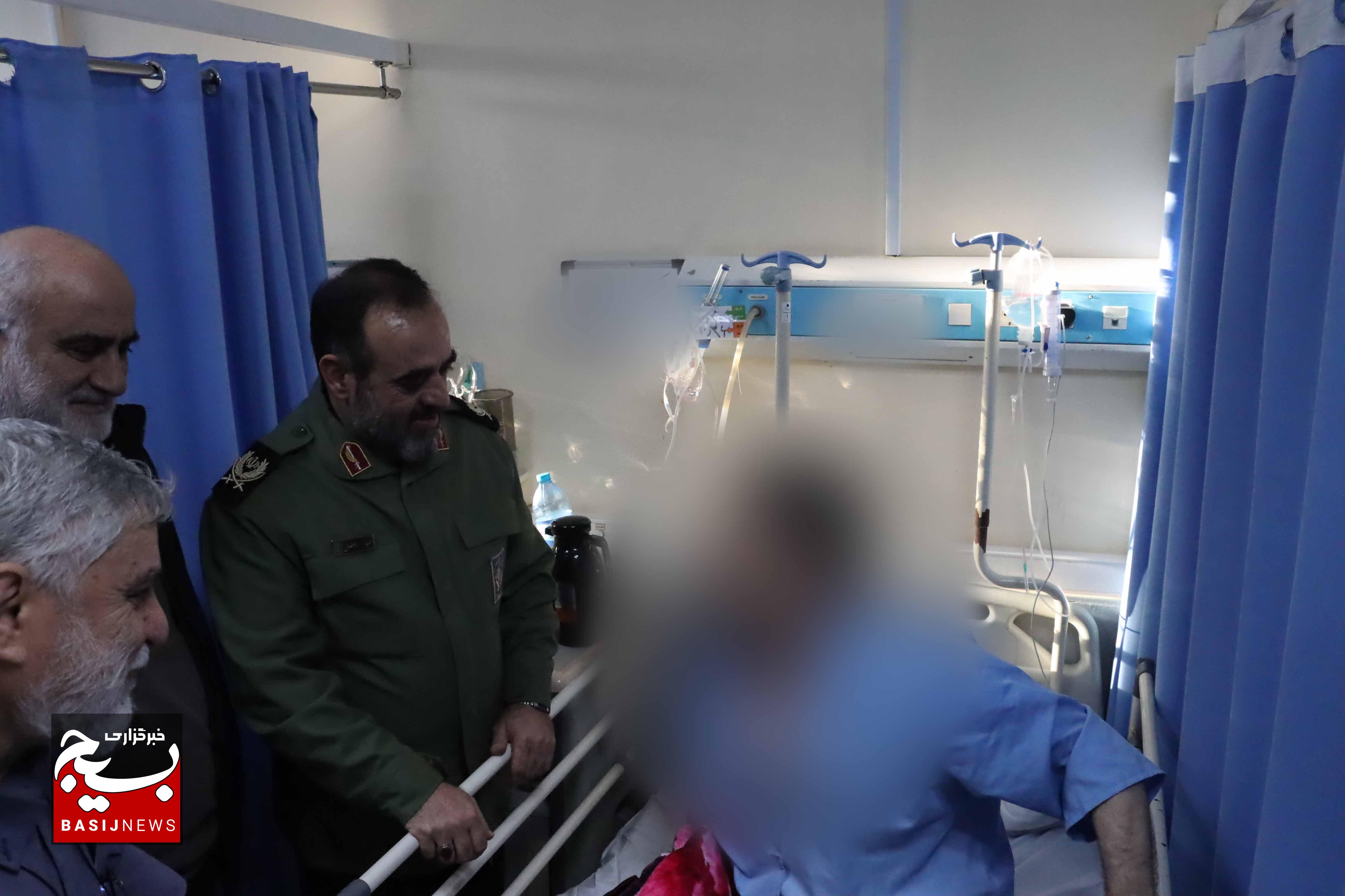 عیادت فرمانده سپاه قدس گیلان از مجروحان حافظ امنیت گیلانی عیادت فرمانده سپاه قدس گیلان از مجروحان حافظ امنیت گیلانی