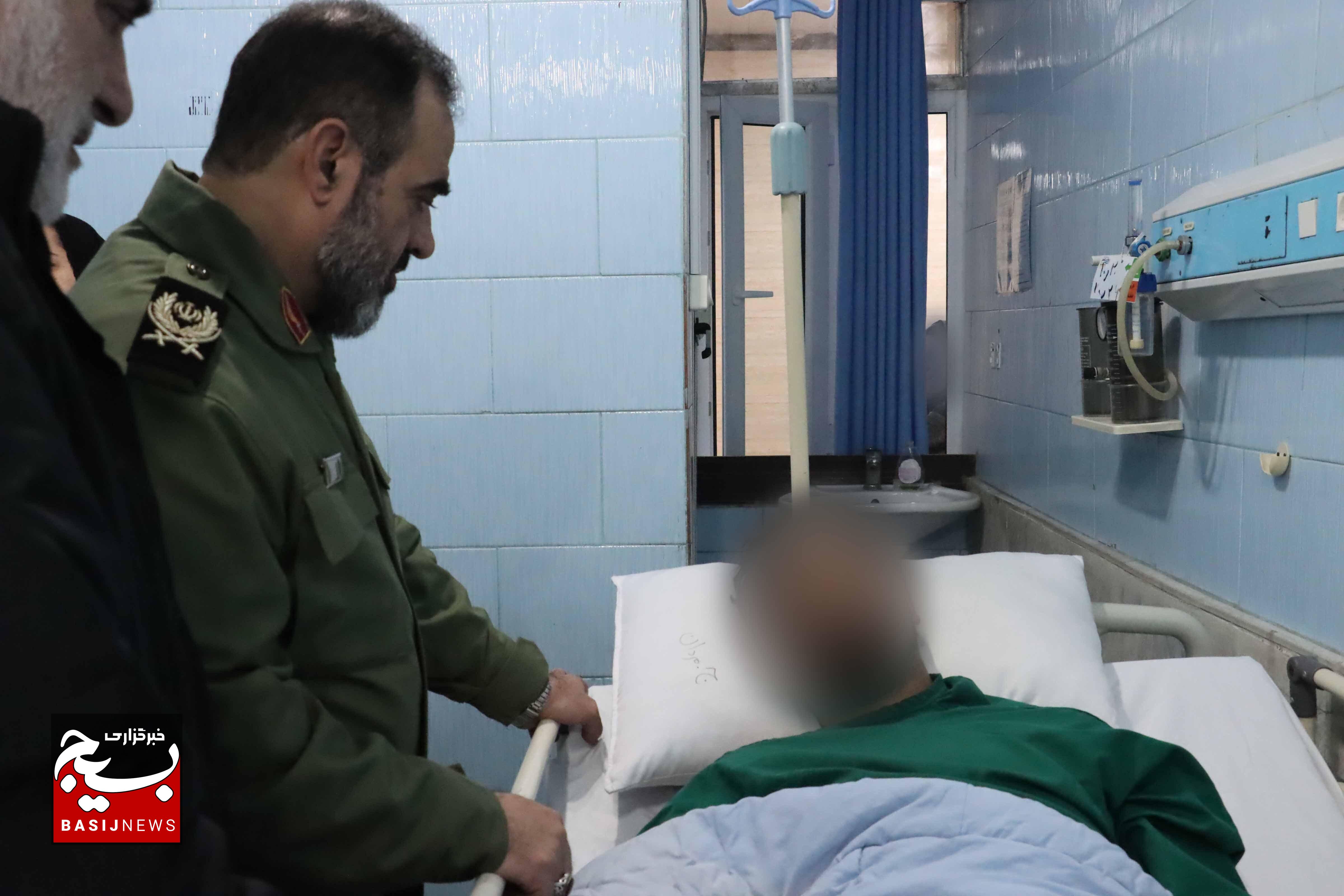 عیادت فرمانده سپاه قدس گیلان از مجروحان حافظ امنیت گیلانی عیادت فرمانده سپاه قدس گیلان از مجروحان حافظ امنیت گیلانی
