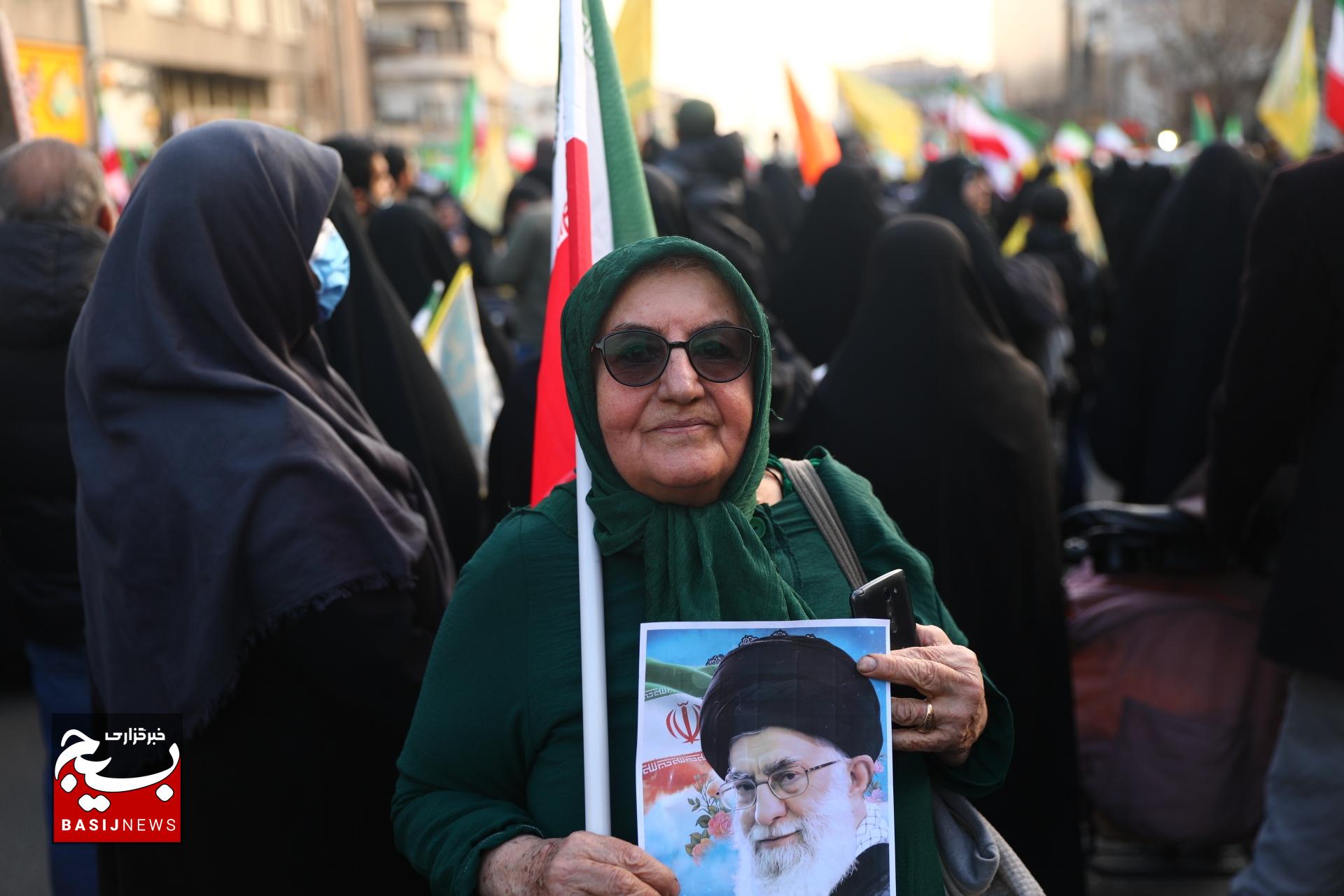 سنگ تمام پایتخت‌نشین‌ها در حمایت از جمهوری اسلامی ایران و محکومیت اقدامات آشوبگران و تروریست‌ها
