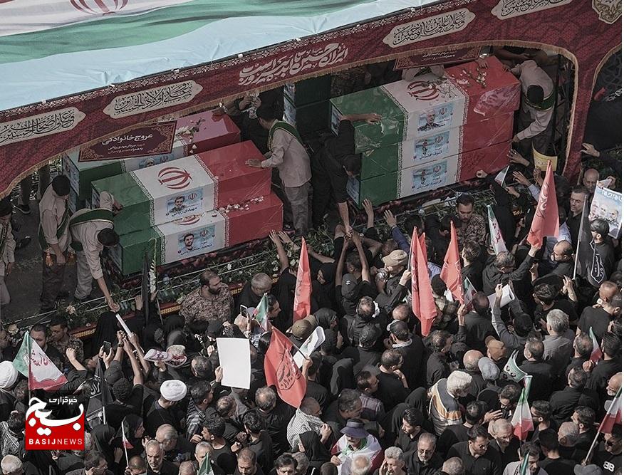 تشییع باشکوه پیکرهای شهیدای حافظ نظم و امنیت با حضور گسترده مردم پایتخت تشییع باشکوه پیکرهای شهیدای حافظ نظم و امنیت با حضور گسترده مردم پایتخت