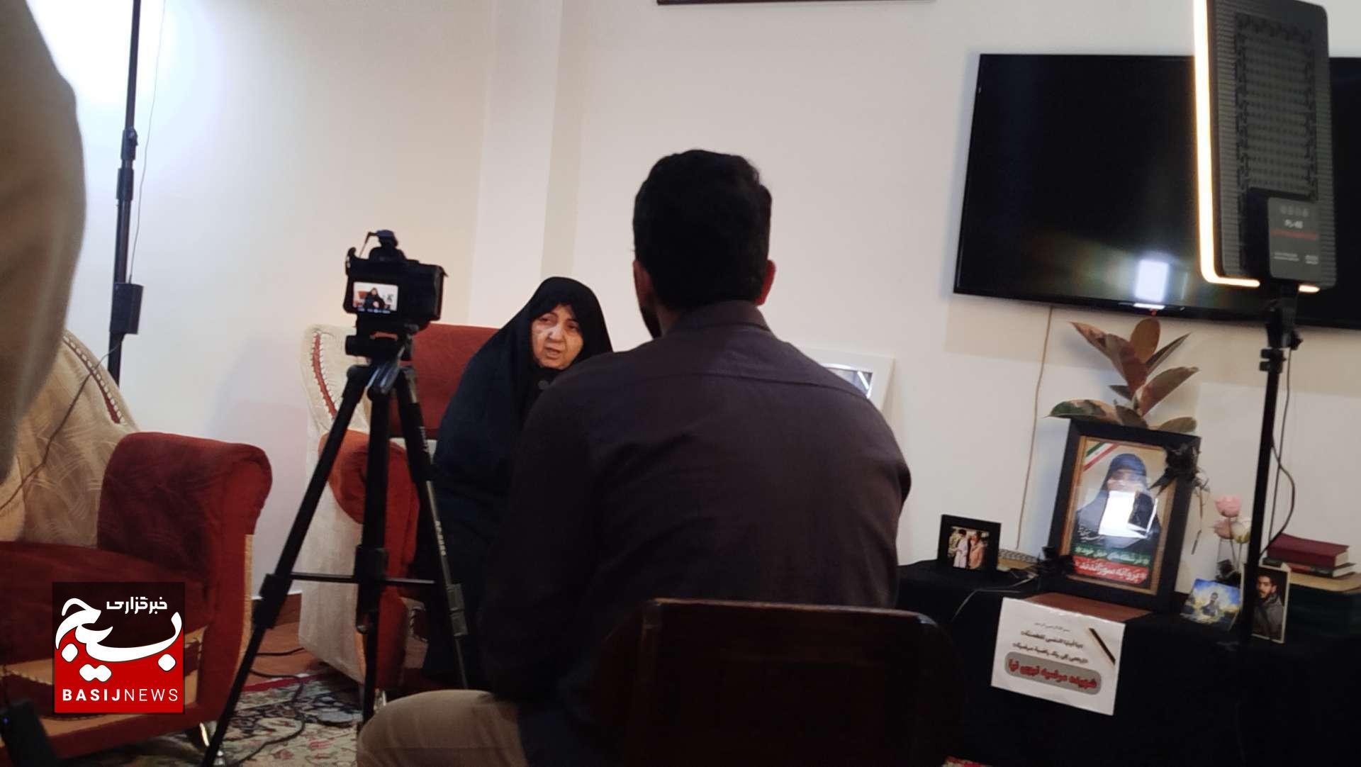 بانوانی که با جان و دل در خط مقدم خدمت بود