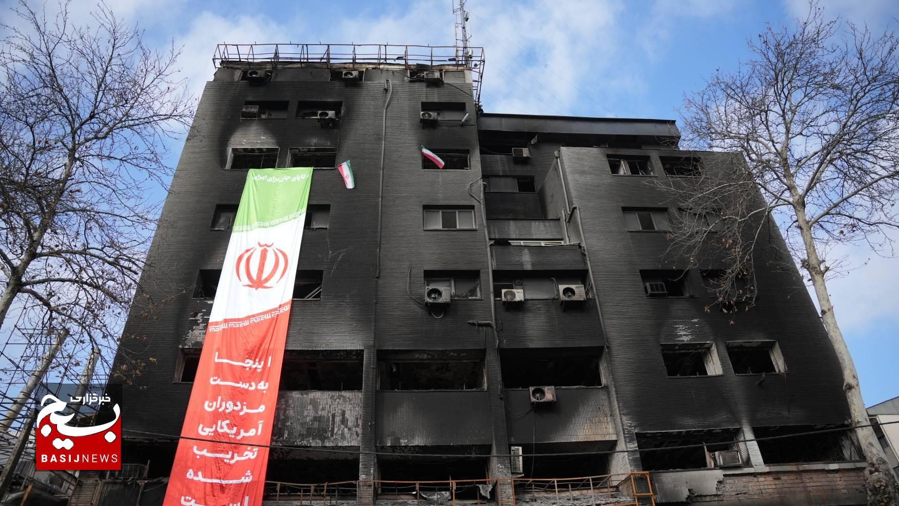 فضاسازی اماکن آسیب دیده از اغتشاش توسط دانشجویان بسیجی گیلان