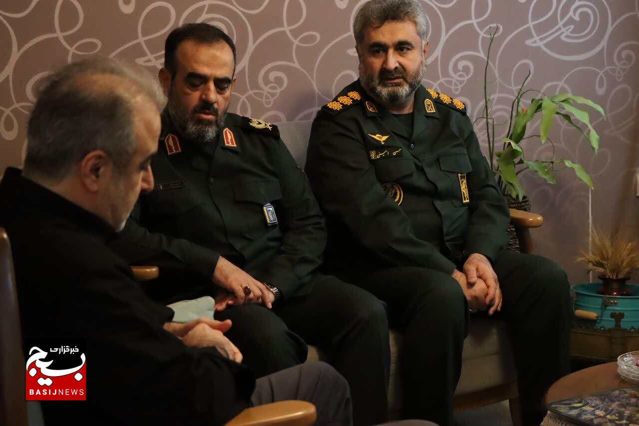 شهدای مدافعان وطن حافظان بزرگترین سرمایه کشور«امنیت »هستند شهدای مدافعان وطن حافظان بزرگترین سرمایه کشور«امنیت »هستند