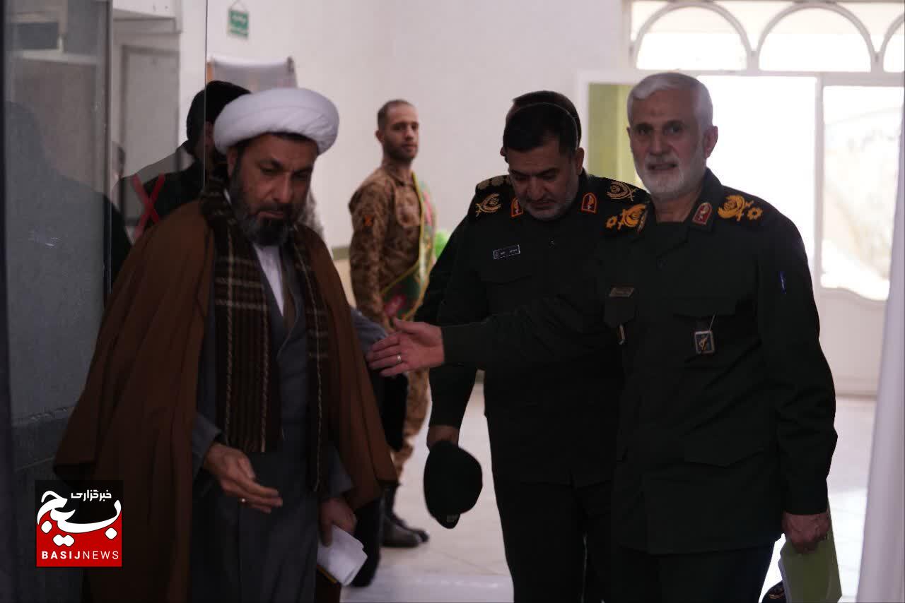 برگزاری سومین همایش نماز سپاه ثارالله کرمان با حضور مسئولان و تجلیل از برگزیدگان