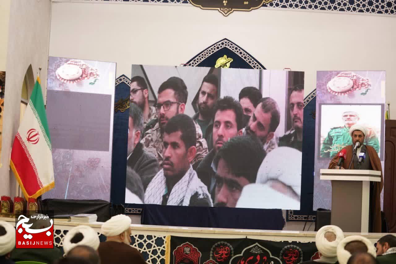 برگزاری سومین همایش نماز سپاه ثارالله کرمان با حضور مسئولان و تجلیل از برگزیدگان