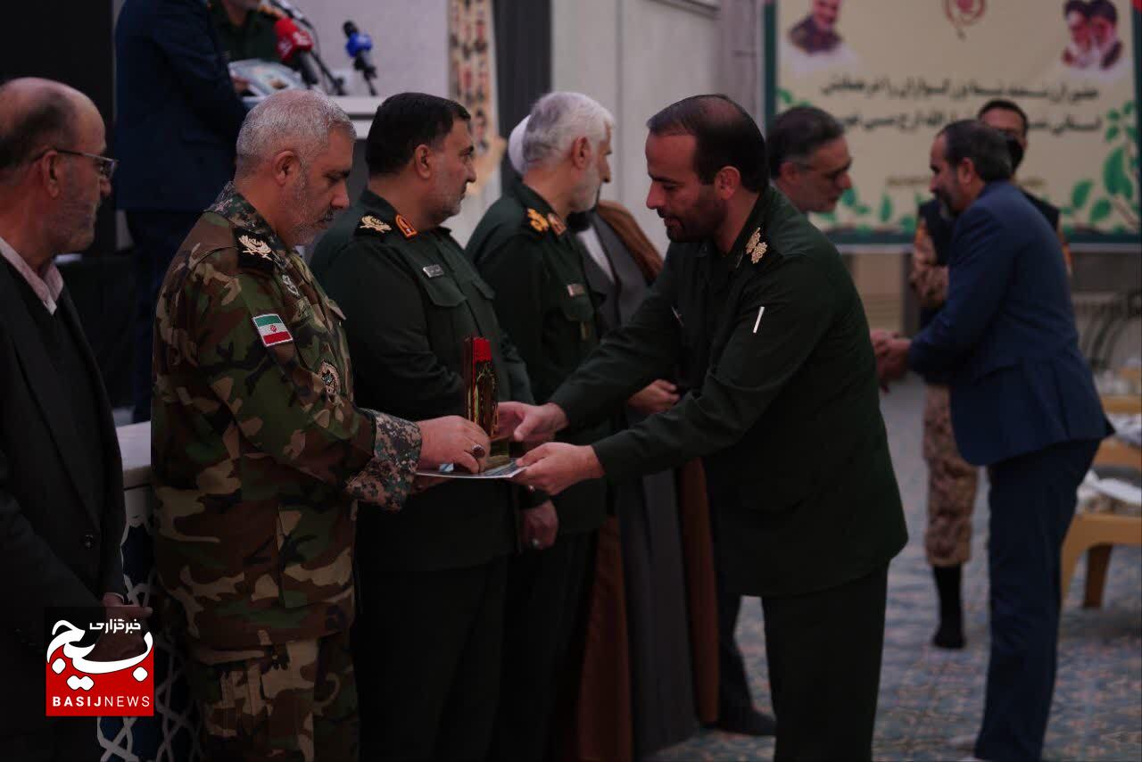 برگزاری سومین همایش نماز سپاه ثارالله کرمان با حضور مسئولان و تجلیل از برگزیدگان