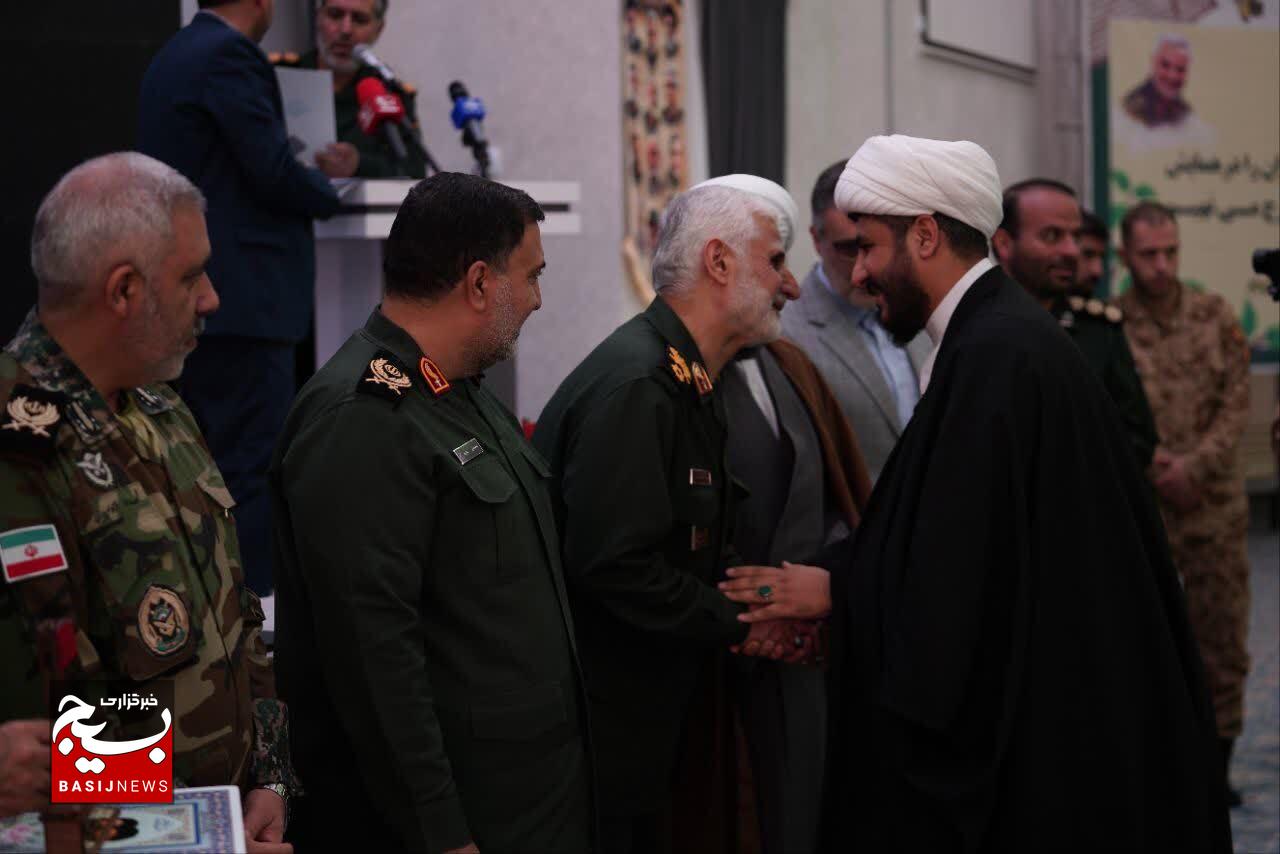 برگزاری سومین همایش نماز سپاه ثارالله کرمان با حضور مسئولان و تجلیل از برگزیدگان