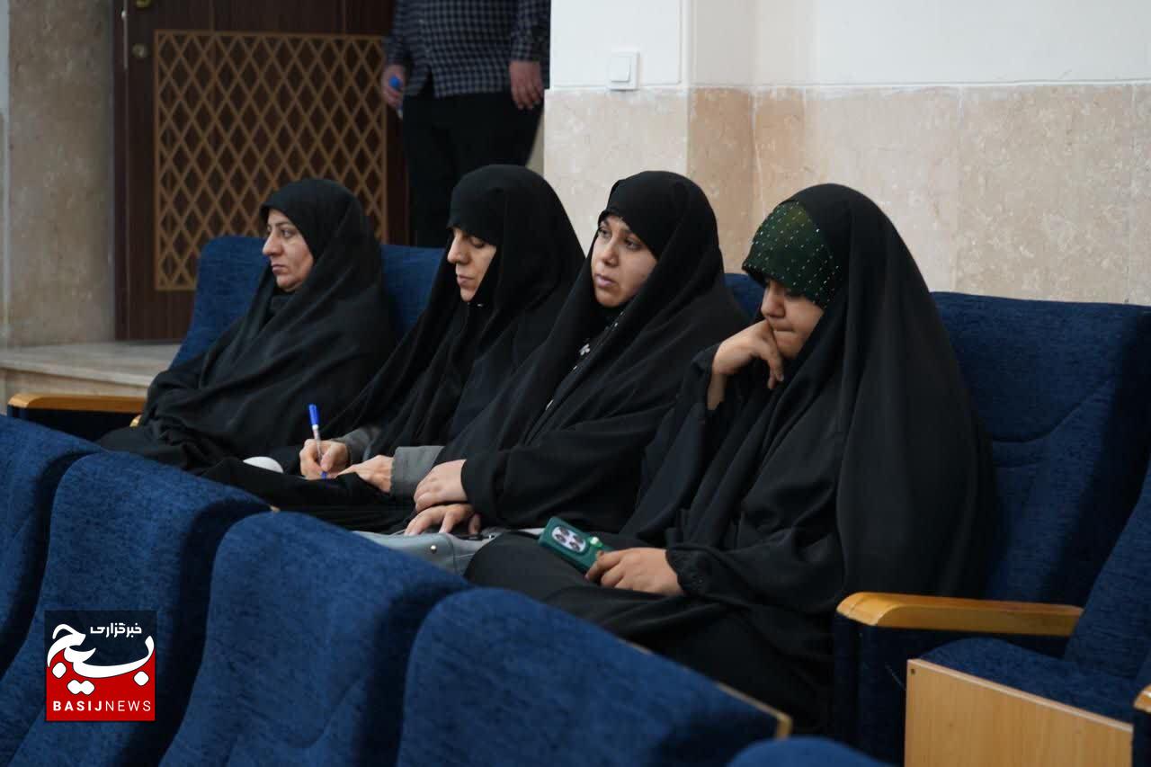«تلفیق معنویت و سیاست» وجه مشترک میرزا کوچک جنگلی و سردار سلیمانی است «تلفیق معنویت و سیاست» وجه مشترک میرزا کوچک جنگلی و سردار سلیمانی است