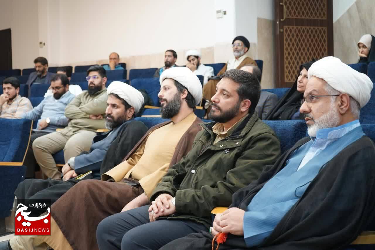 «تلفیق معنویت و سیاست» وجه مشترک میرزا کوچک جنگلی و سردار سلیمانی است «تلفیق معنویت و سیاست» وجه مشترک میرزا کوچک جنگلی و سردار سلیمانی است