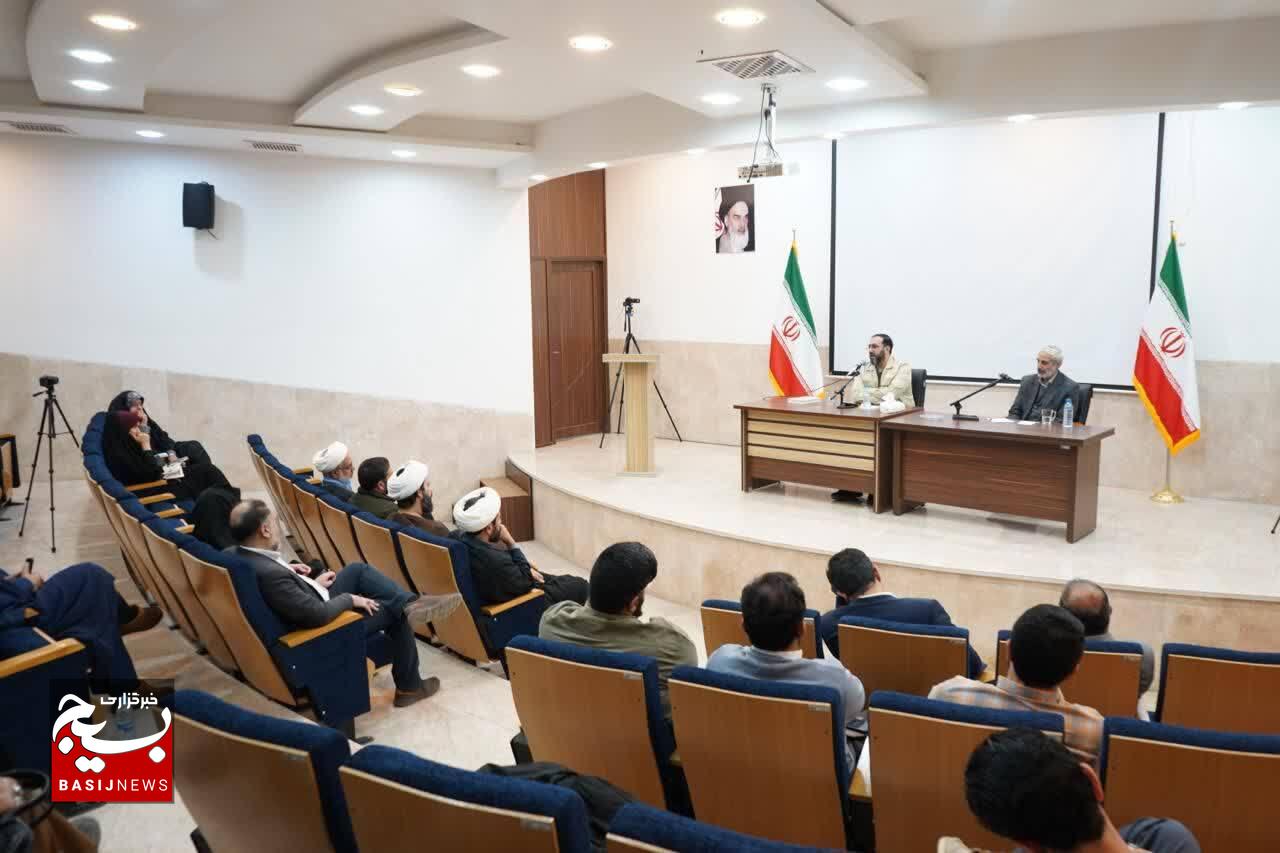 «تلفیق معنویت و سیاست» وجه مشترک میرزا کوچک جنگلی و سردار سلیمانی است «تلفیق معنویت و سیاست» وجه مشترک میرزا کوچک جنگلی و سردار سلیمانی است