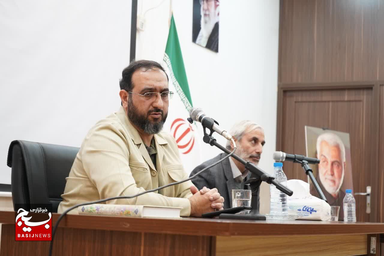 «تلفیق معنویت و سیاست» وجه مشترک میرزا کوچک جنگلی و سردار سلیمانی است «تلفیق معنویت و سیاست» وجه مشترک میرزا کوچک جنگلی و سردار سلیمانی است