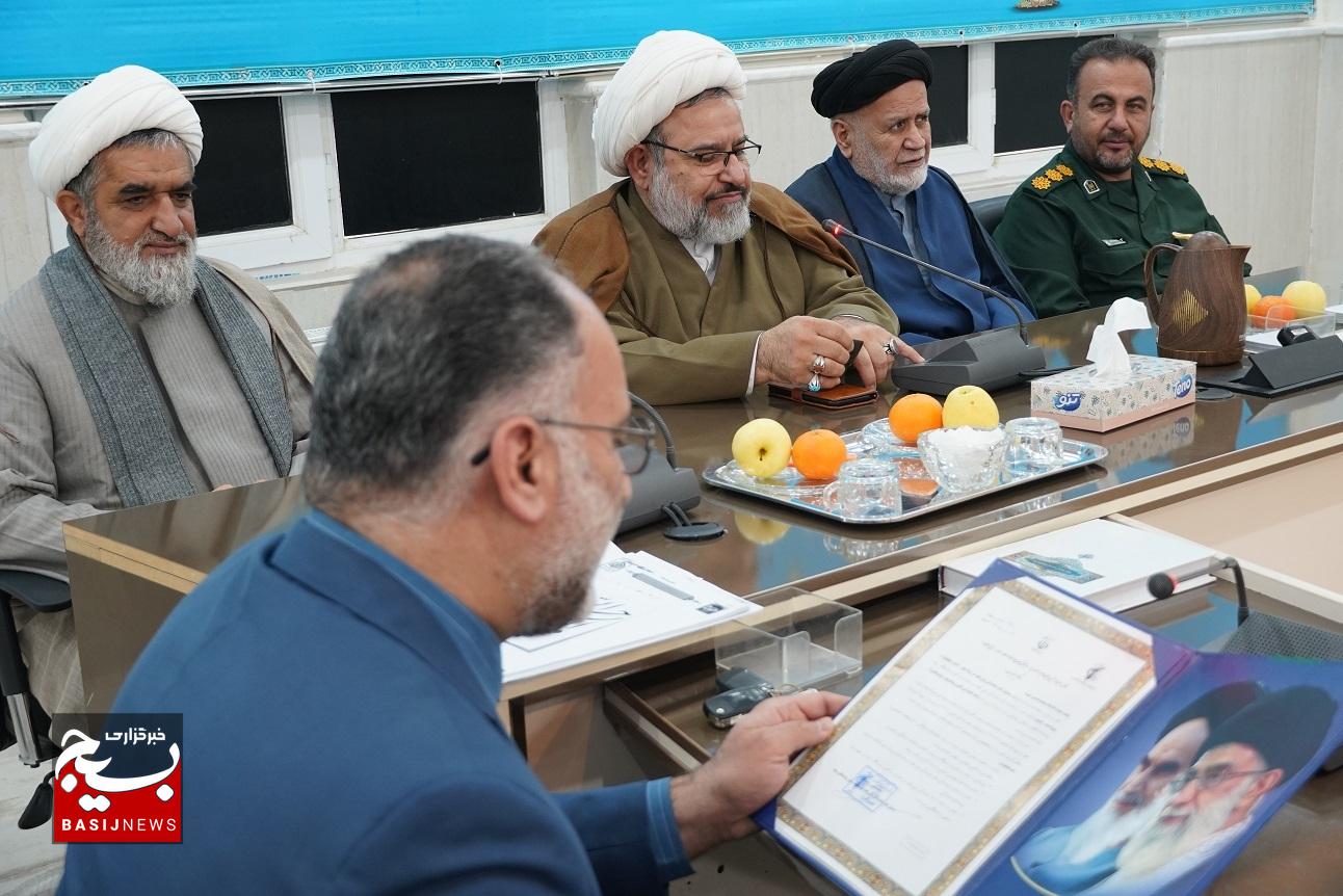 انتصاب رابط دفتر نمایندگی ولی فقیه در کانون وابستگان و پیشکسوتان سپاه فتح انتصاب رابط دفتر نمایندگی ولی فقیه در کانون وابستگان و پیشکسوتان سپاه فتح