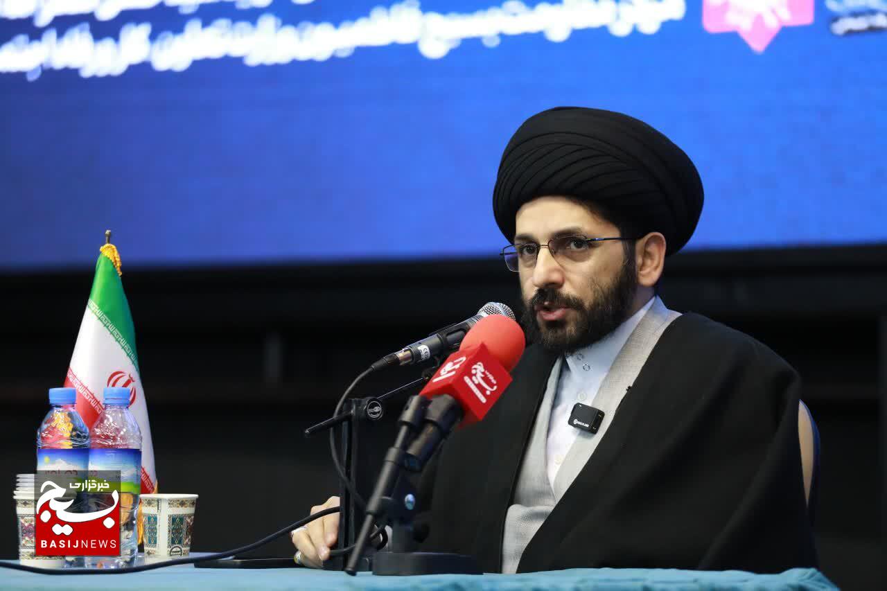 استاد راجی: انقلاب اسلامی ایران امروز در آستانه قله اقتدار جهانی قرار دارد
