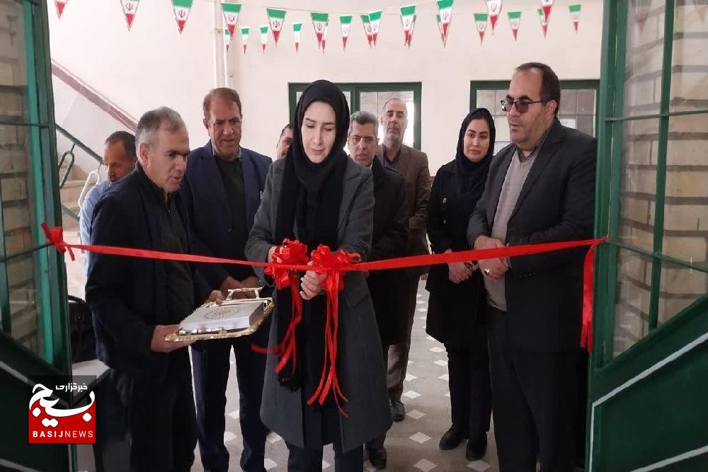 از غبارروبی گلزار شهدا تا افتتاح کارگاه آموزشی پنل‌های خورشیدی در اسدآباد+تصاویر