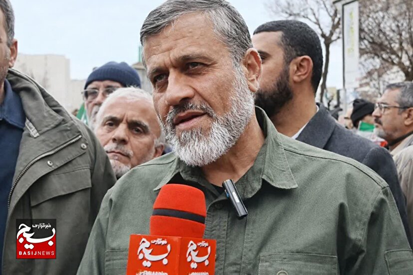 مردم قزوین با استمرار در میدان بساط فتنه را برچیدند