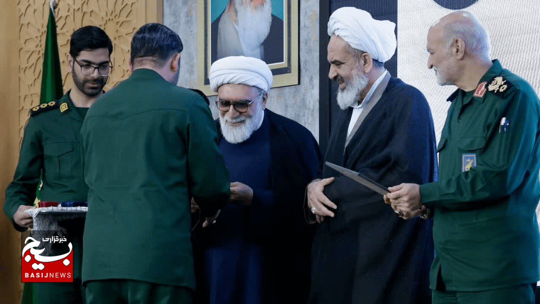 پاسداران، حافظان ارزش‌هایی هستند که با خون امام حسین(ع) زنده مانده است