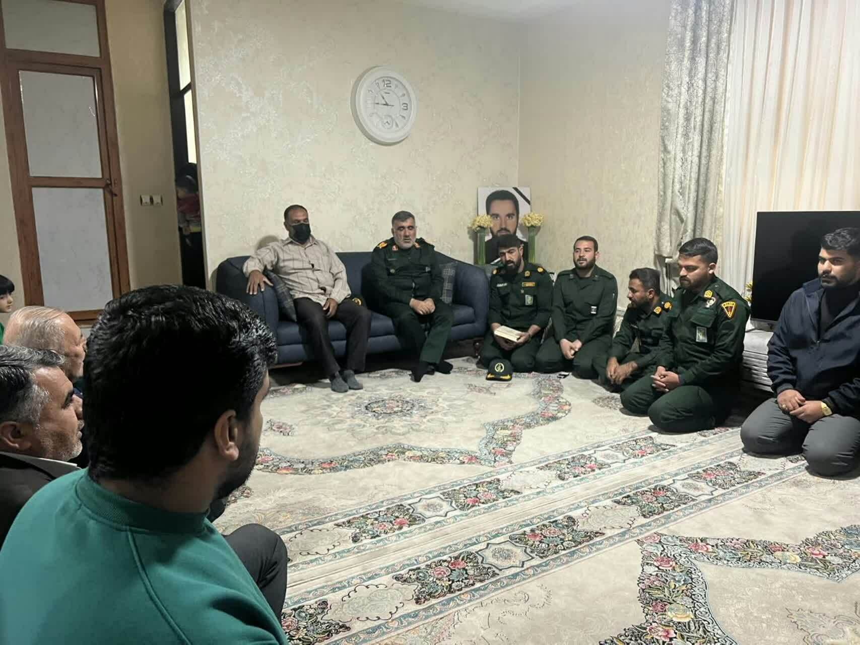 دیدار فرمانده تیپ ۴۸ فتح با خانواده شهدای مدافع امنیت در گچساران