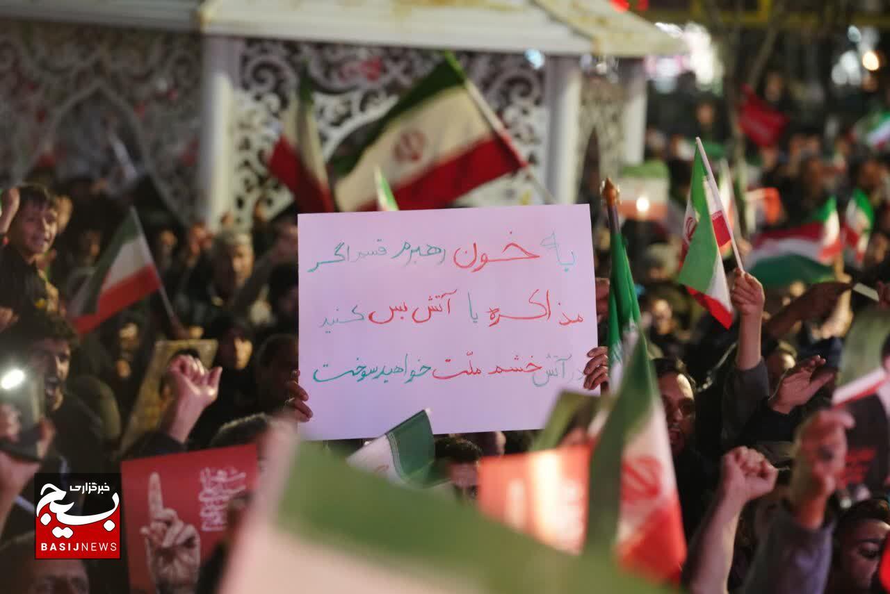 کرمانی‌ها در پنجمین روز خونخواهی امام شهید