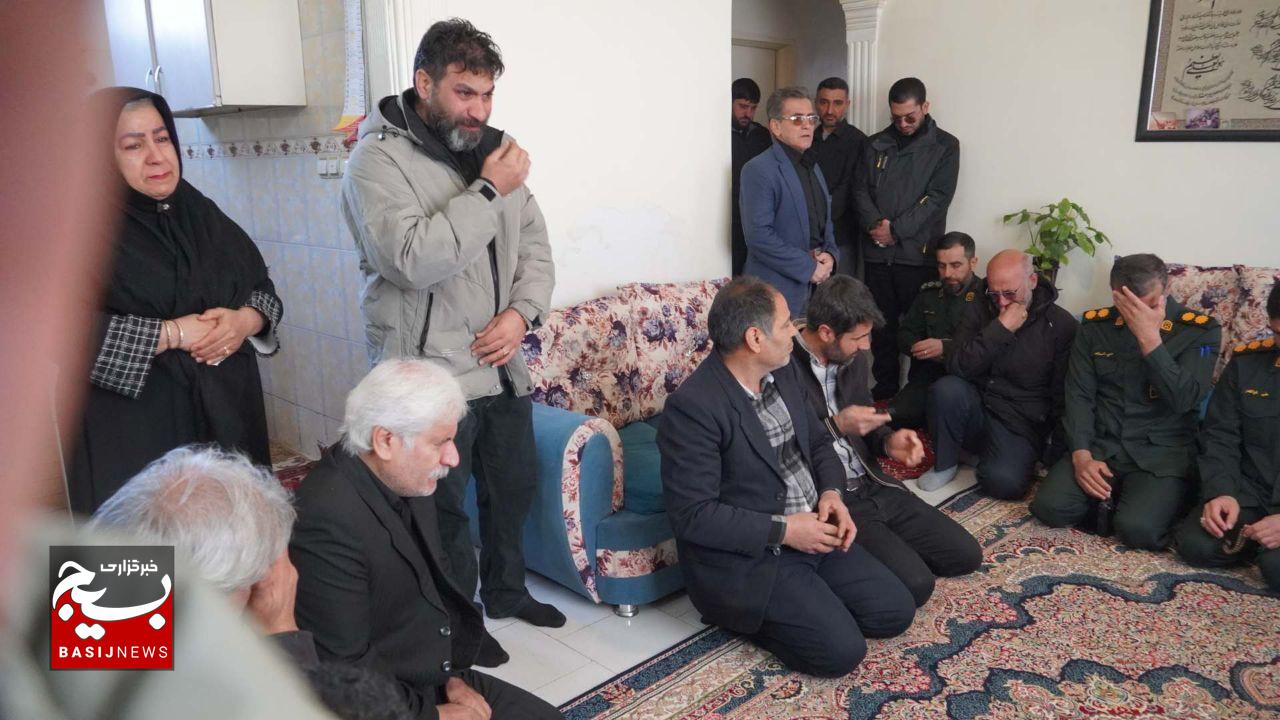 اعلام خبر شهادت دو بسیجی  از قاب دوربین