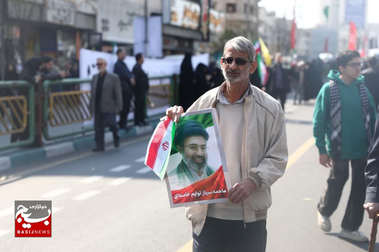 تشییع باشکوه پیکرهای مطهر شهیدان سلیمانی، لاریجانی و دریادلان ناوشکن دنا