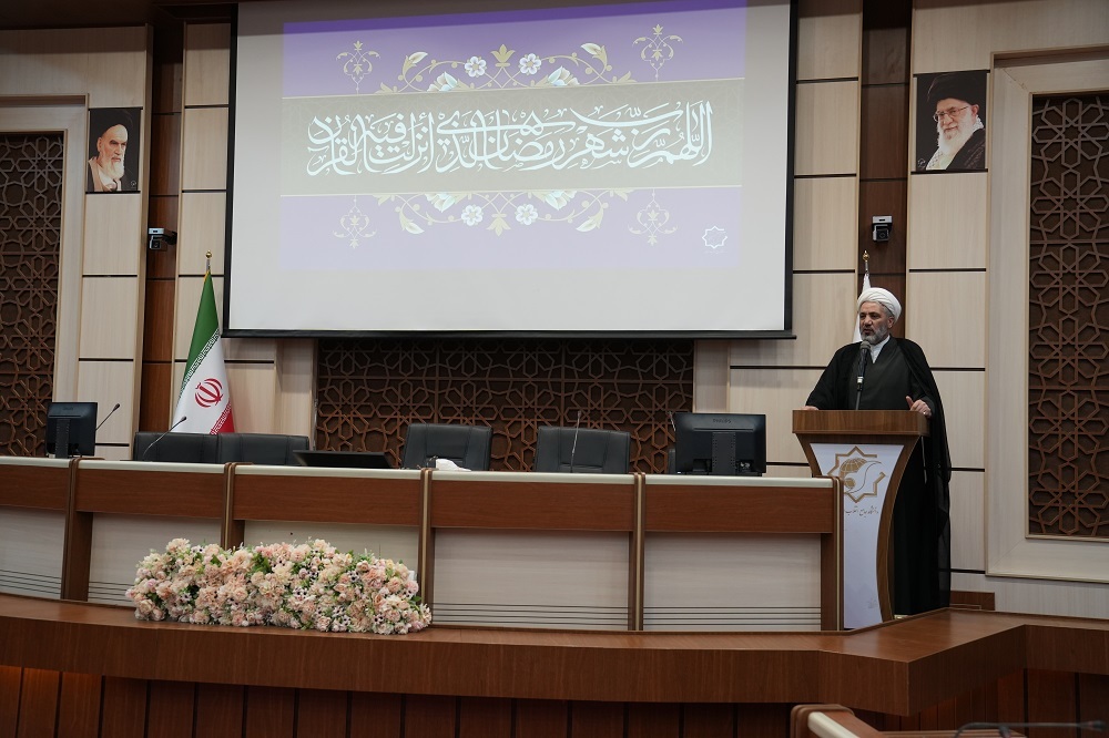 ایمانِ یقینآفرین در فتنهها گرفتار نخواهد شد ایمانِ یقینآفرین در فتنهها گرفتار نخواهد شد