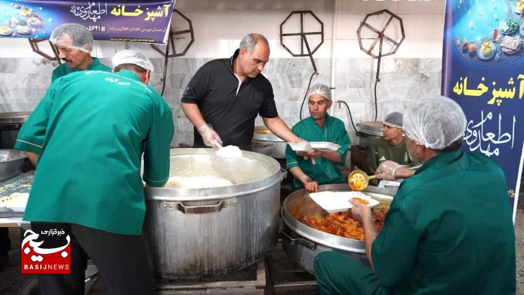 فعالیت ۱۵۰ آشپزخانه اطعام مهدوی در خراسان جنوبی فعالیت ۱۵۰ آشپزخانه اطعام مهدوی در خراسان جنوبی