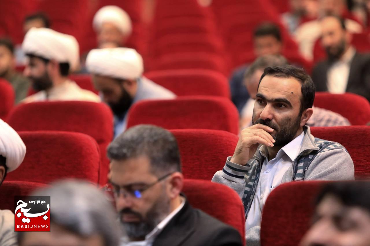 نشست مسئولان بسیج دانشجویی کل کشور با حضور مسئول نمایندگی ولی فقیه در سازمان بسیج مستضعفین