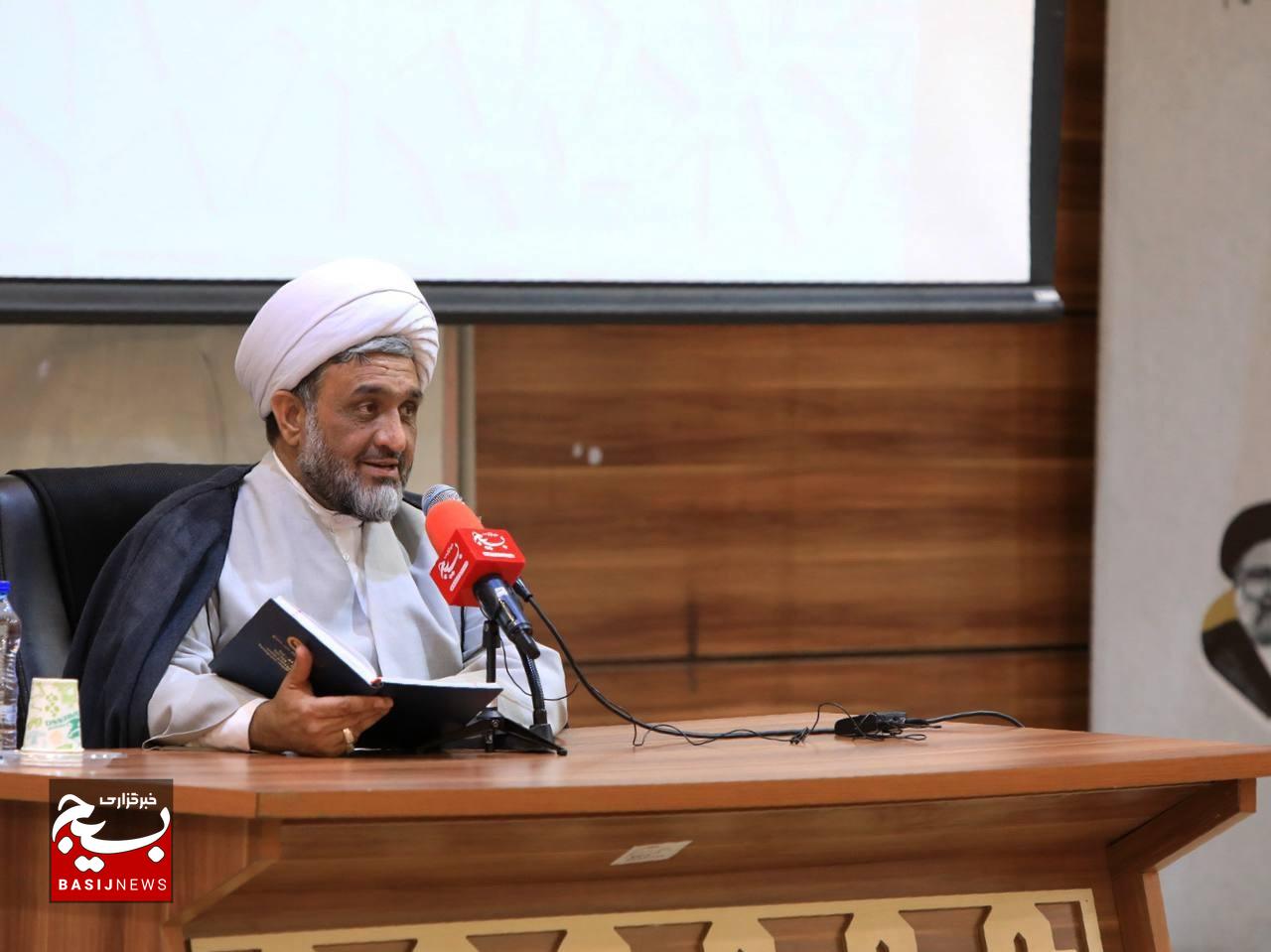 نشست مسئولان بسیج دانشجویی کل کشور با حضور مسئول نمایندگی ولی فقیه در سازمان بسیج مستضعفین
