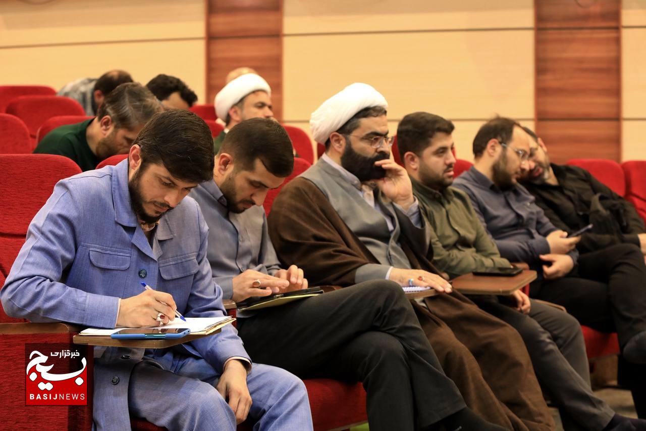 نشست مسئولان بسیج دانشجویی کل کشور با حضور مسئول نمایندگی ولی فقیه در سازمان بسیج مستضعفین