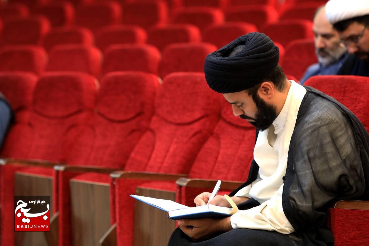 نشست مسئولان بسیج دانشجویی کل کشور با حضور مسئول نمایندگی ولی فقیه در سازمان بسیج مستضعفین