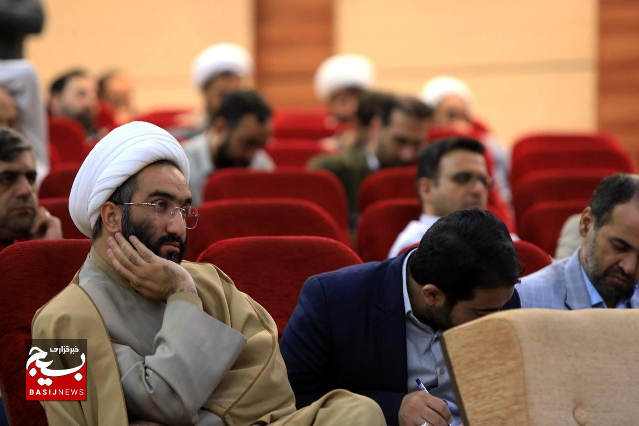 نشست مسئولان بسیج دانشجویی کل کشور با حضور مسئول نمایندگی ولی فقیه در سازمان بسیج مستضعفین