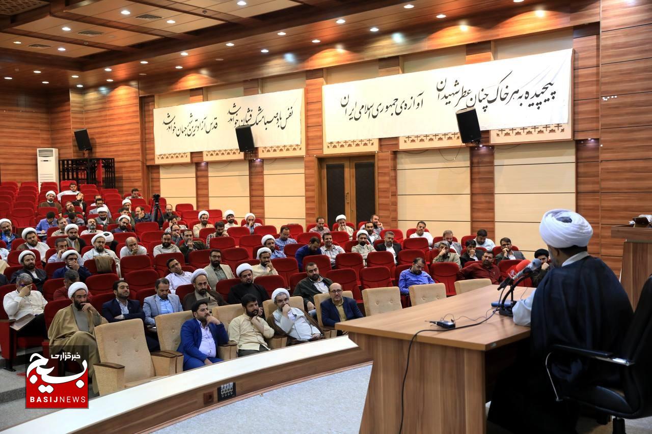 نشست مسئولان بسیج دانشجویی کل کشور با حضور مسئول نمایندگی ولی فقیه در سازمان بسیج مستضعفین